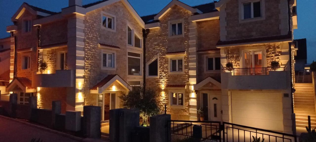 42° North Apartments Tivat Bagian luar foto
