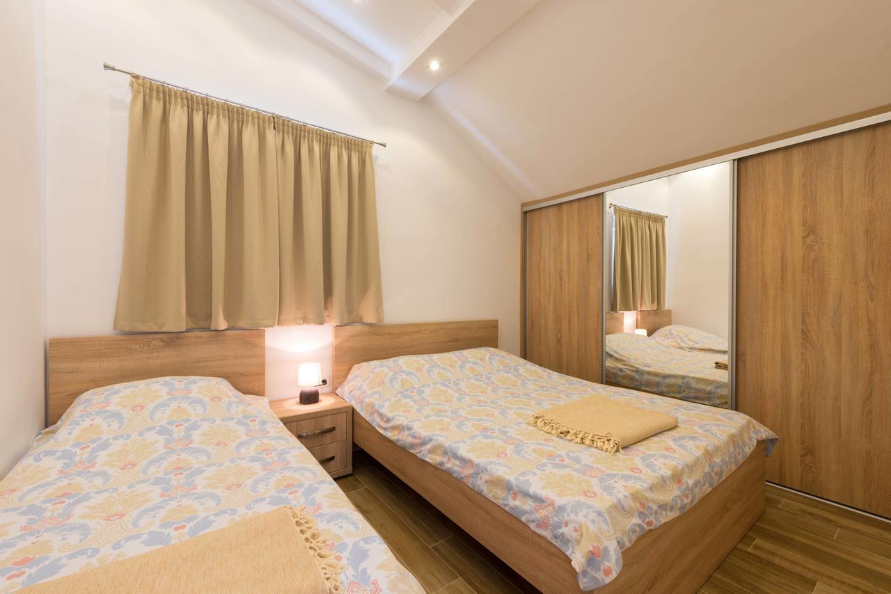 42° North Apartments Tivat Bagian luar foto